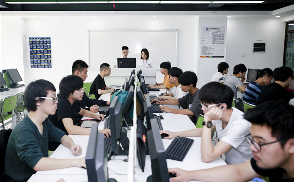 動(dòng)漫游戲設(shè)計(jì)就業(yè)前景好嗎？薪資待遇怎么樣？
