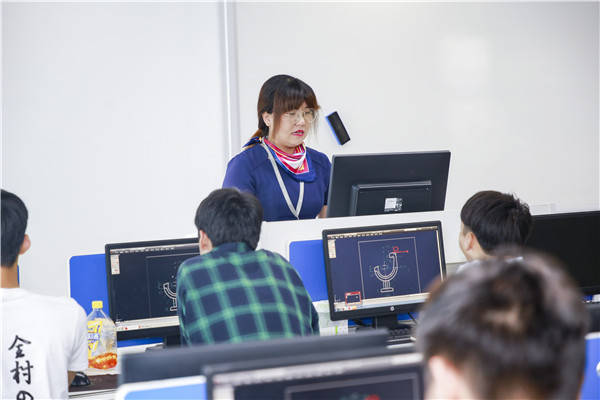 女孩子讀什么技校好？