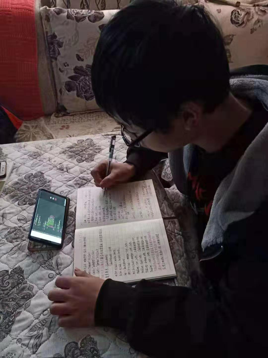 休假不休課，停課不停學(xué)，足不出戶在線學(xué)技術(shù)！