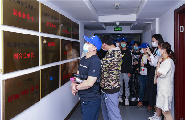 【南京新華五一試學(xué)營】試學(xué)火爆，歡迎新同學(xué)來到南京新華~