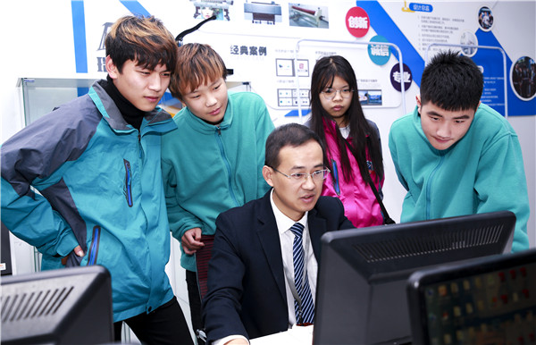 男生初中畢業(yè)可以學(xué)什么?哪些<a href=http://njxh.cn target=_blank class=infotextkey>專業(yè)</a>就業(yè)好？