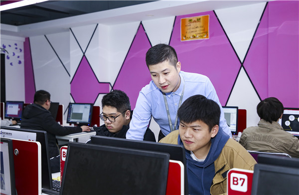 初中畢業(yè)學(xué)影視動畫好學(xué)么，好就業(yè)么？