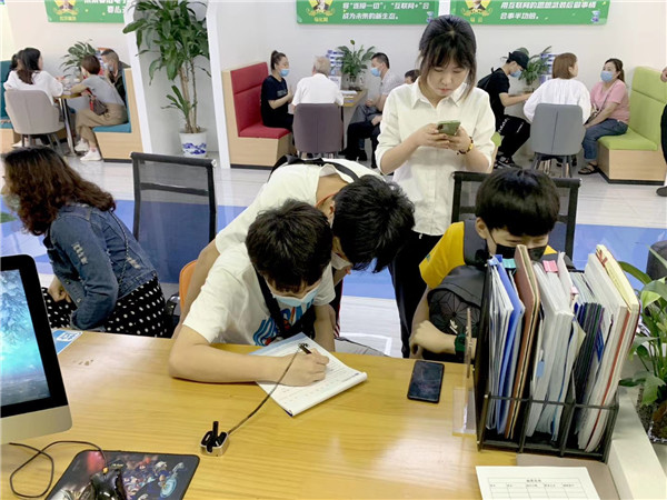 好學校成就好未來，新華電腦學校正在火熱招生中……