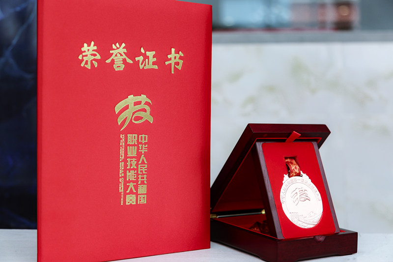 聚焦兩會(huì) | 新華互聯(lián)網(wǎng)+教育助力鄉(xiāng)村振興！