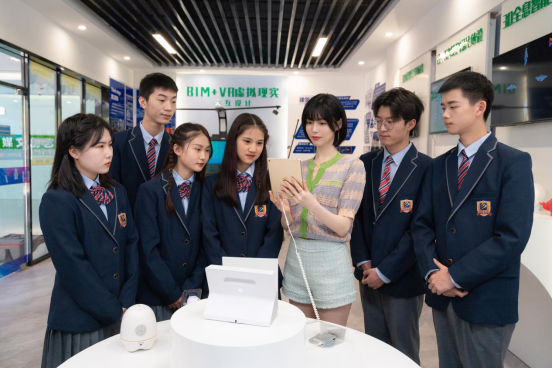 新華互聯(lián)網科技教學怎么樣？演員盧杉這么說