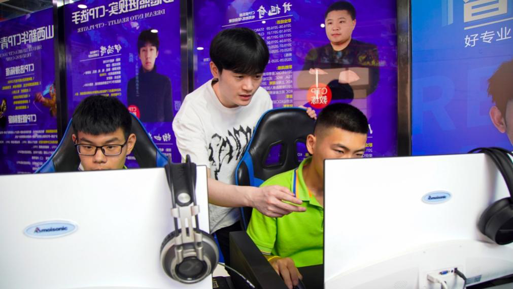 傳遞向上力量！新華電腦學?！独蠋焷砹恕?月繼續(xù)開講！