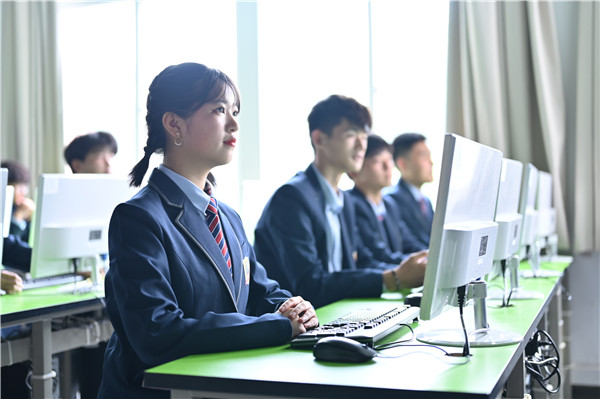 如何高水平薪資就業(yè)？這有一本新華秘籍！