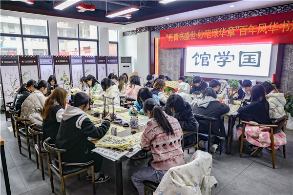 開學(xué)特輯|開學(xué)第一天，我們是這樣度過(guò)的