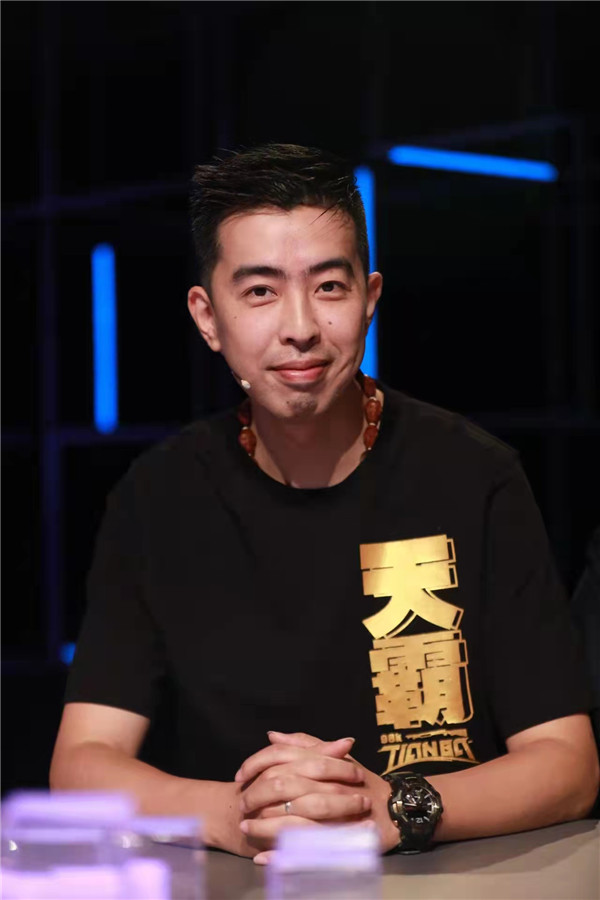王者爭(zhēng)霸 限定名額！LGD俱樂(lè)部明星成員來(lái)新華啦！快來(lái)一戰(zhàn)高低