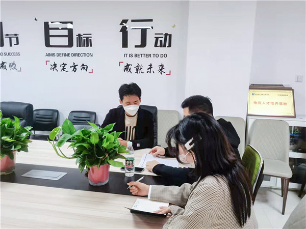企業(yè)招聘進(jìn)校園，助力學(xué)生高質(zhì)量就業(yè)