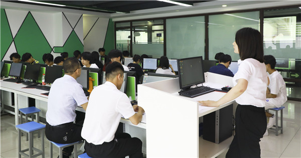 南京新華結(jié)課答辯|你們的成長，我們來見證！