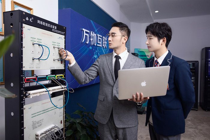 就業(yè)寒潮來襲，新華這類人才卻被市場熱搶！