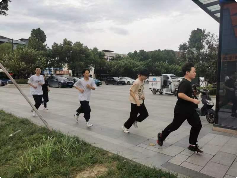 “玩轉(zhuǎn)熱愛，競無止境”|新華互聯(lián)網(wǎng)科技2022電競青訓(xùn)營正式開營！