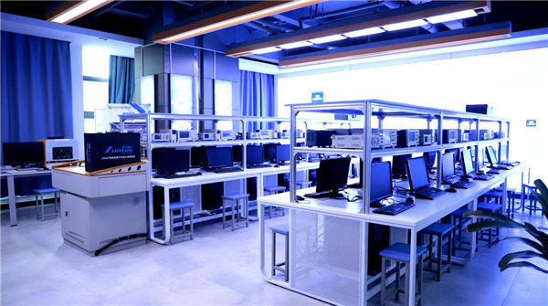 南京新華電腦專修學校智能芯片封裝與檢測新<a href=http://njxh.cn target=_blank class=infotextkey>專業(yè)</a>正式發(fā)布！