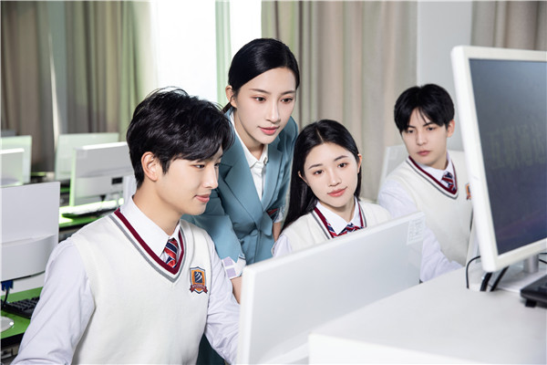考不上<a href=http://njxh.cn target=_blank class=infotextkey>高中</a>，女生學(xué)什么好？