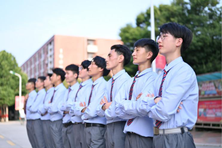 職業(yè)教育托舉新希望，如何選擇一所好學校？