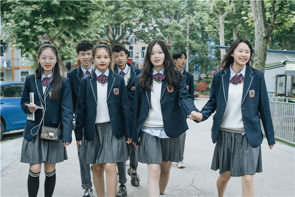 考不上高中怎么辦？女孩學(xué)點(diǎn)什么好