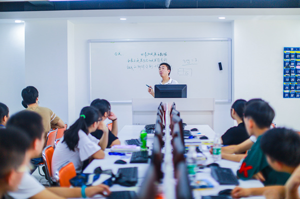 女孩子讀什么技校好？
