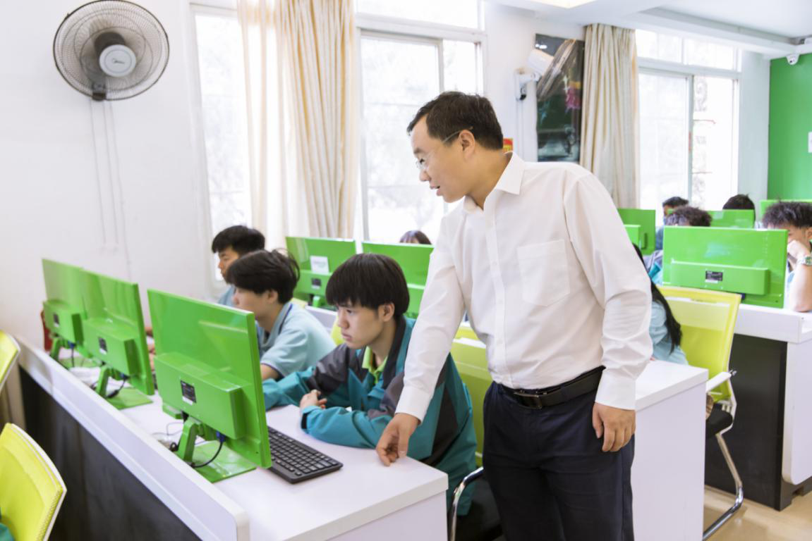 專業(yè)榜樣 | 砥礪前行 時(shí)代風(fēng)向！
