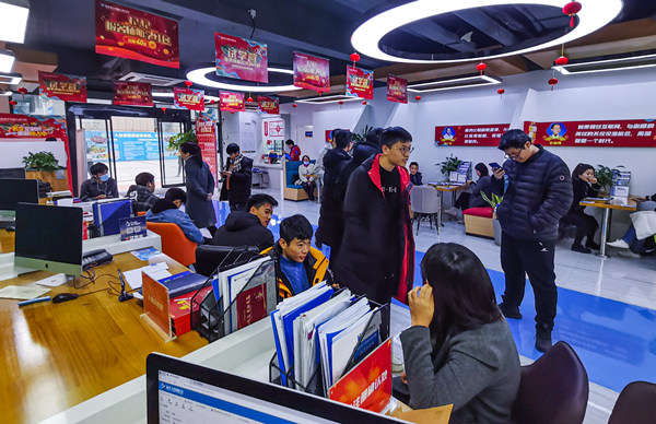 為什么總勸你來校實地考察？好學校不怕比較！