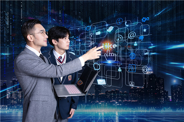 成績(jī)不理想？別擔(dān)心！高技術(shù)人才未來(lái)更吃香！