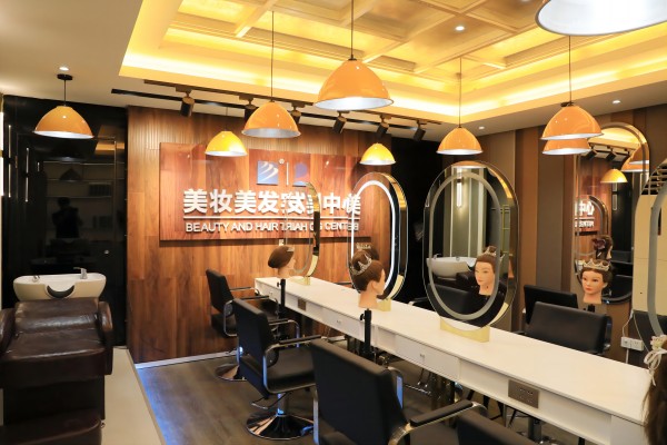 南京新華美妝專業(yè)怎么樣？就業(yè)前景好不好？