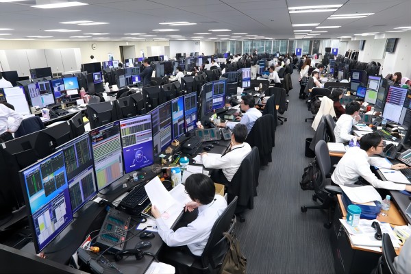 2024年大學(xué)生就業(yè)難題凸顯，技能培訓(xùn)成再就業(yè)新路徑！