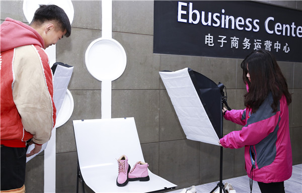 “玩轉(zhuǎn)直播電商 Hi翻雙十二”——小新為你提前播報(bào)啦！